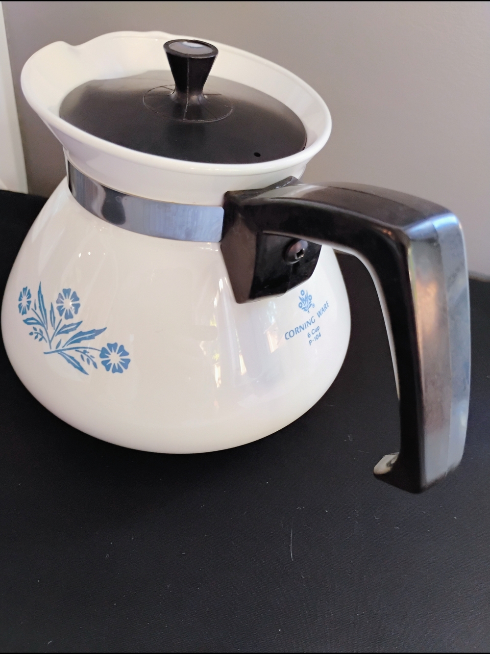 Retro Corning Ware Blue Cornflower Tea/Coffee Pot with Black Handle - Picture 2 of 16